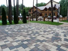 معلم بلاط متداخل